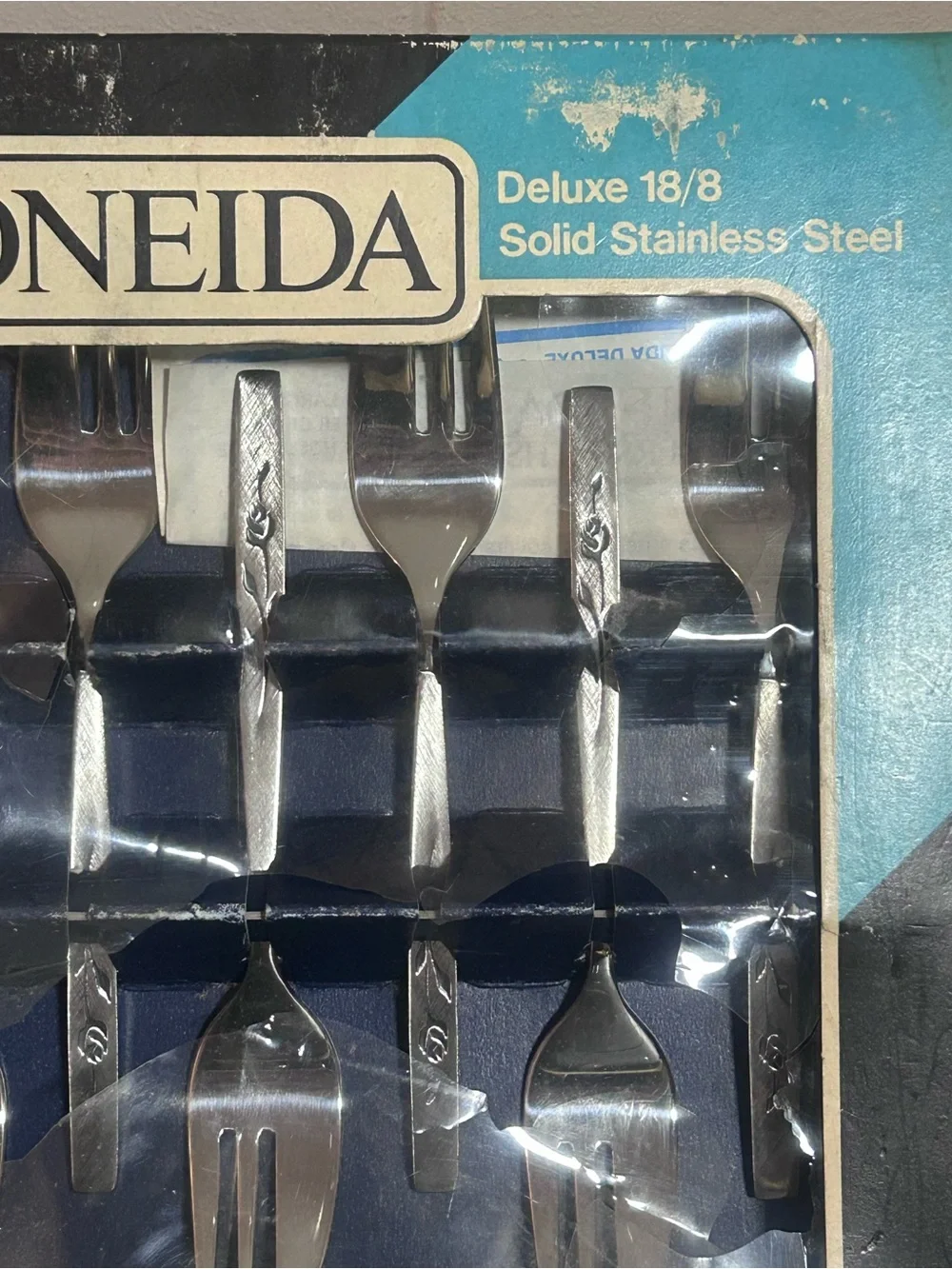 Oneida Deluxe 18/8 Stainless Steel Dessert Cake Fork Set of 6 Rose Pattern Boxed
